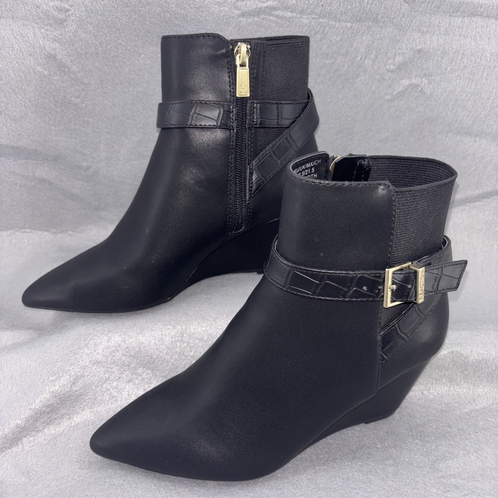 NWOT Kenneth Cole Emmie Wedge Black Leather Ankle Booties Womens 5 Medium‎ Width